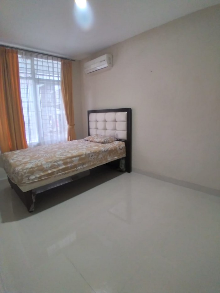 Rumah disewakan di cluster Meadow Green Lippo Cikarang